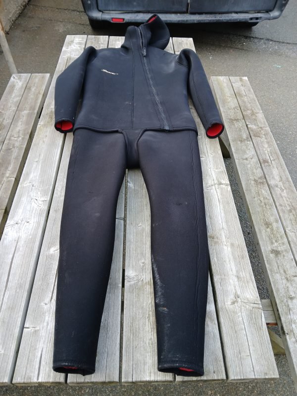 Used Wetsuit - 7mm 2 Piece - Beaver