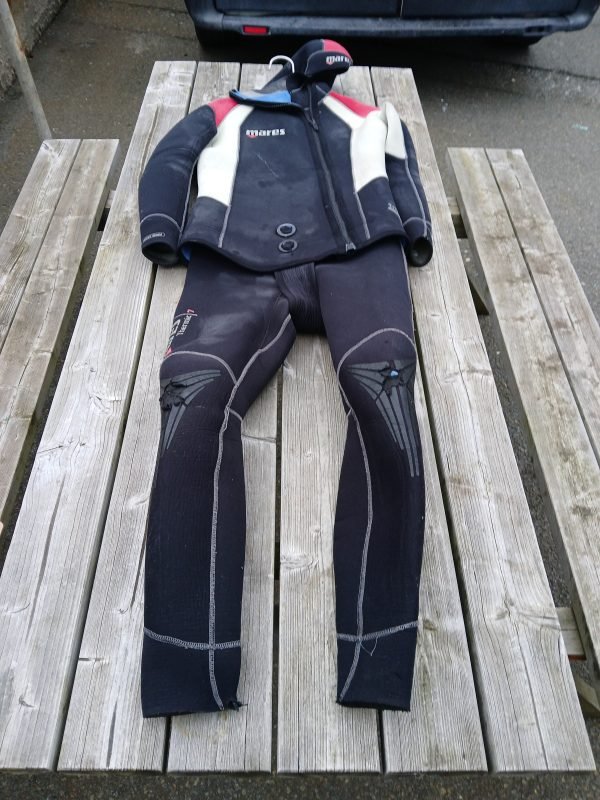 Used Wetsuit - 7mm 2 Piece - Mares - M / L (5)