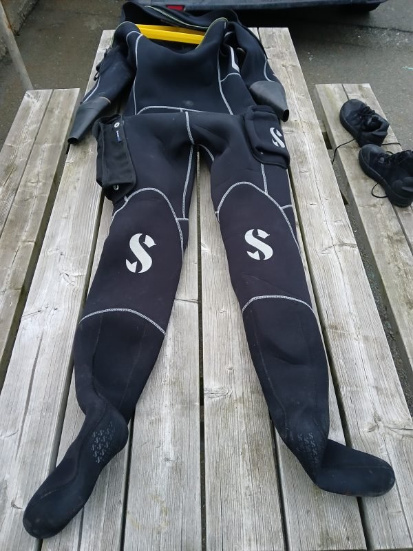 Used Drysuit - Scubapro Everdry 4 - Mens MR / 50R - Image 2