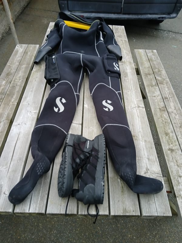 Used Drysuit - Scubapro Everdry 4 - Mens MR / 50R - Image 3